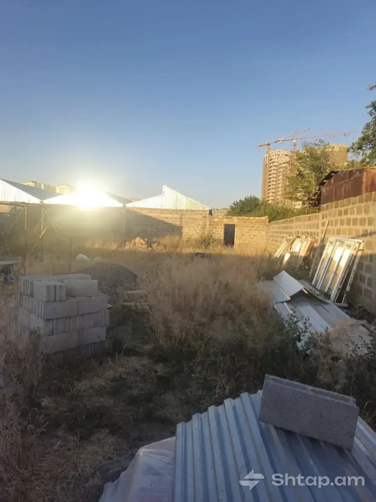 Space for Sale on Arno Babajanyan Street 4
