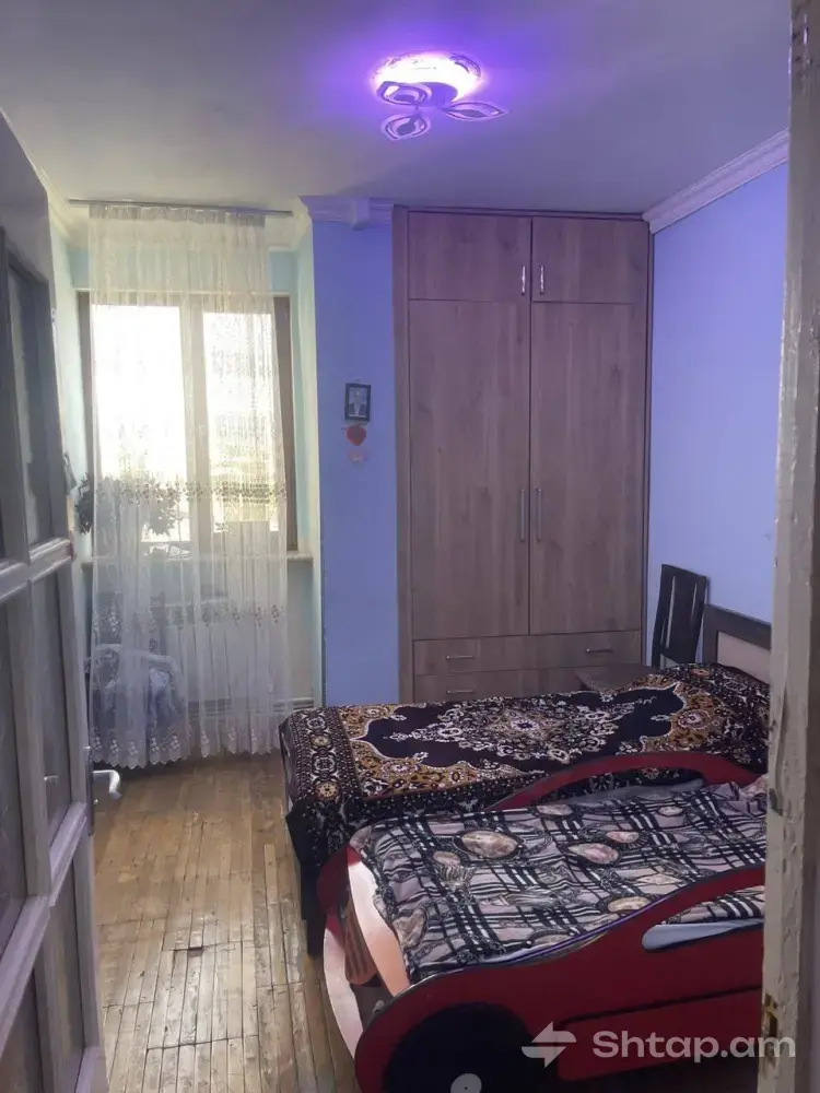 Продается квартира в 16-м микрорайоне 0