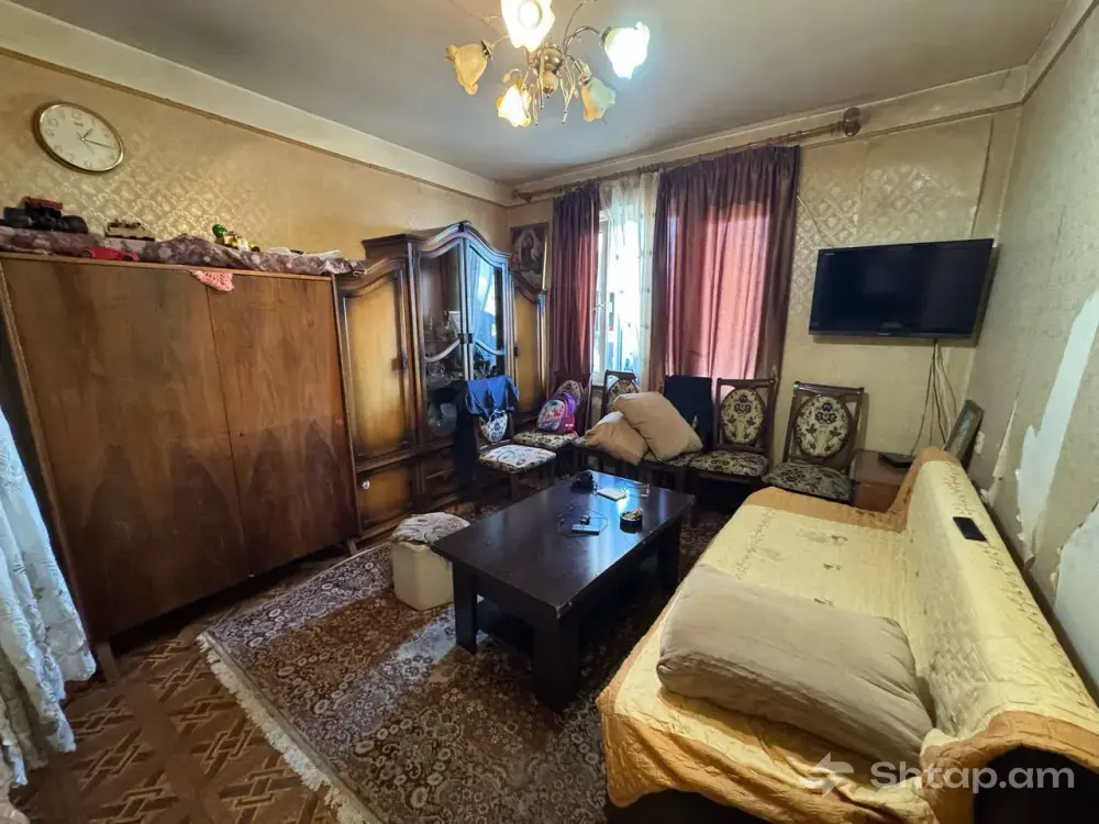 Apartment on Leningradyan Street 0