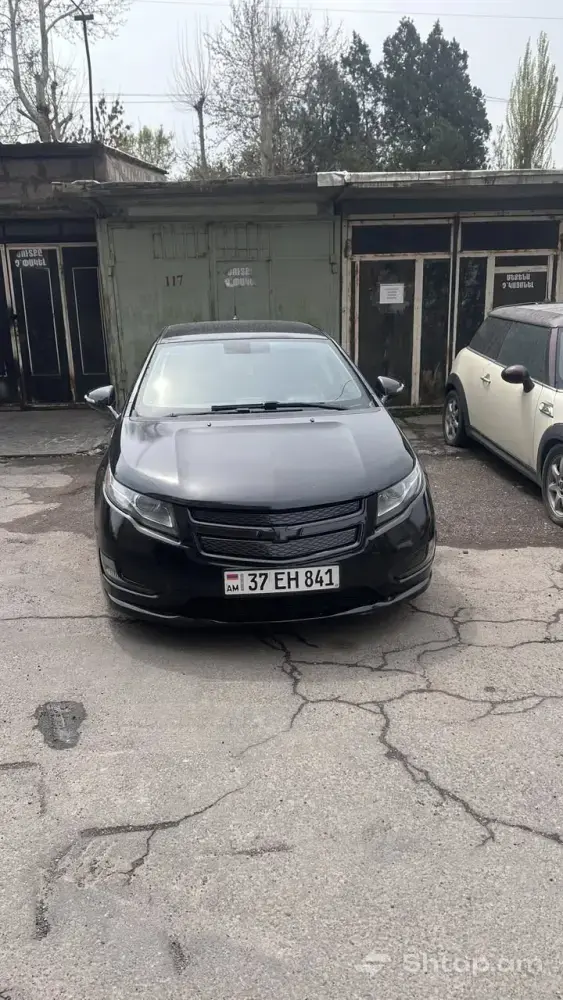 Купить Chevrolet Volt 2012 1