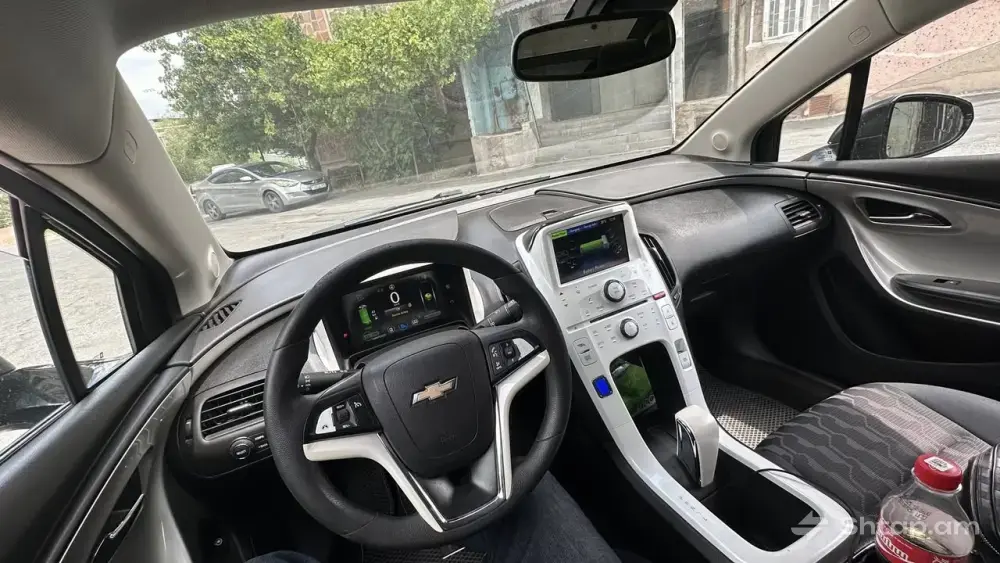 Купить Chevrolet Volt 2012 4
