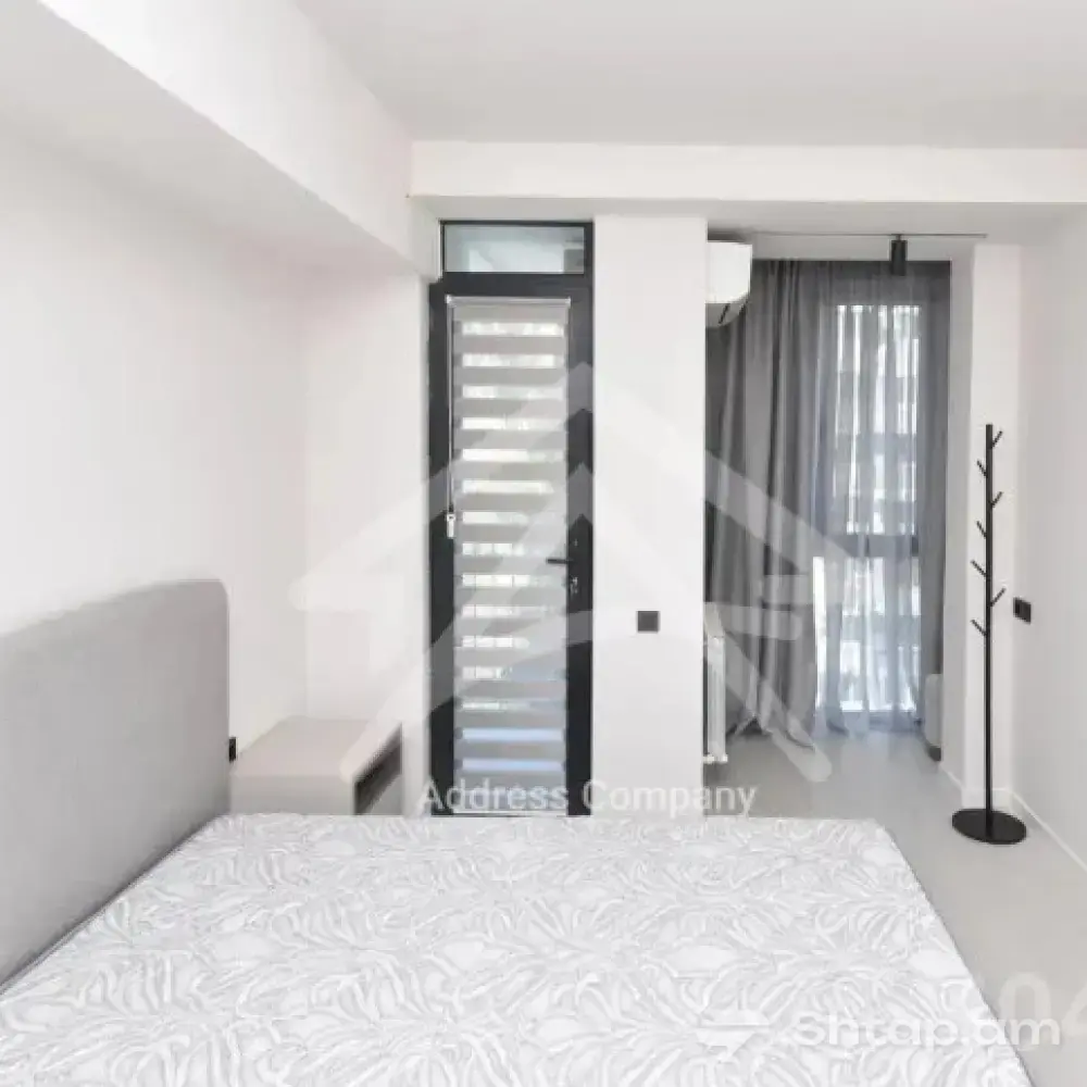 3-Room Apartment with European Renovation 2