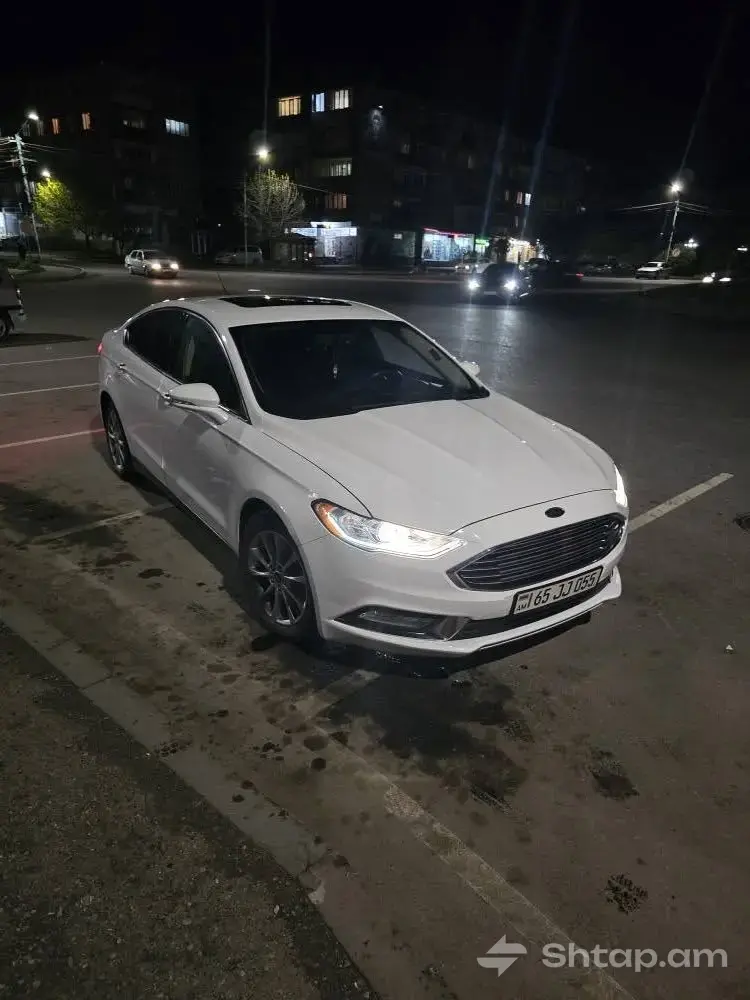 White 2017 Ford Fusion 1
