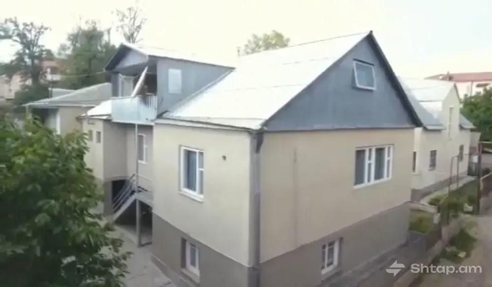 Magnificent House with Amenities 0