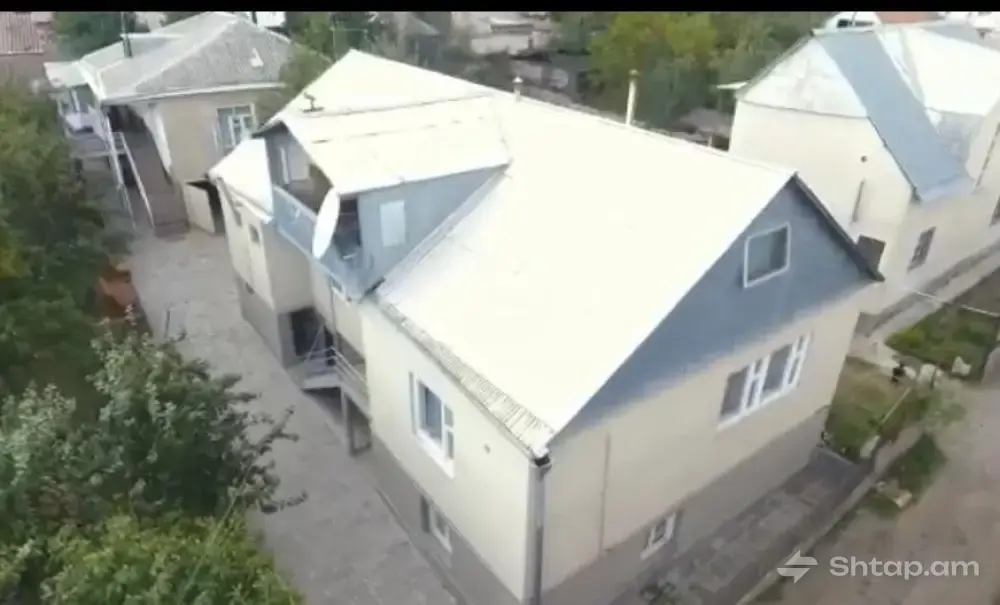 Magnificent House with Amenities 3