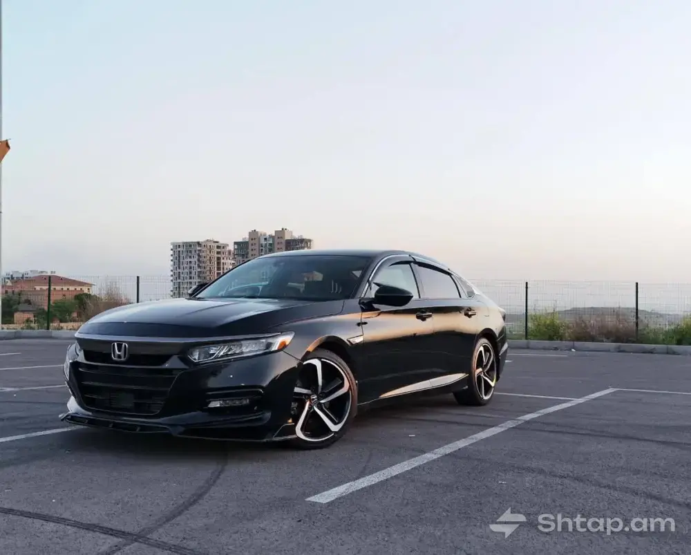 Վաճառվում է HONDA ACCORD 2019թ. սև սեդան՝ 1.5L Turbo շարժիչով 3