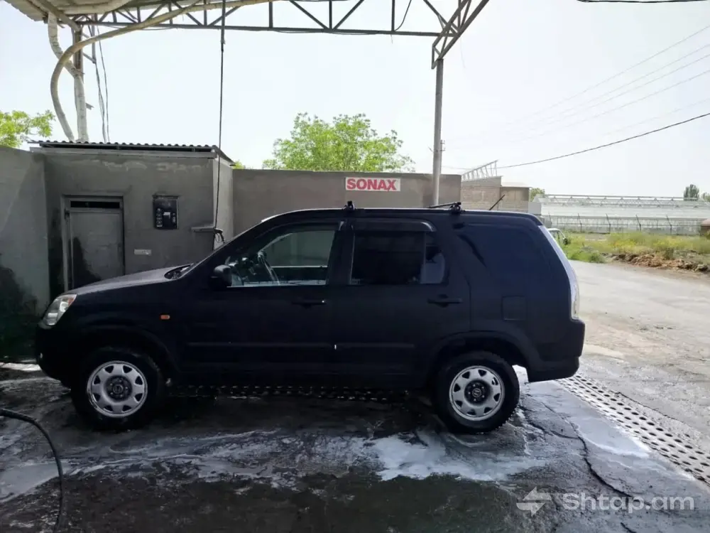 Վաճառվում է Honda CR-V սև գույնի, հեղուկ գազով 0