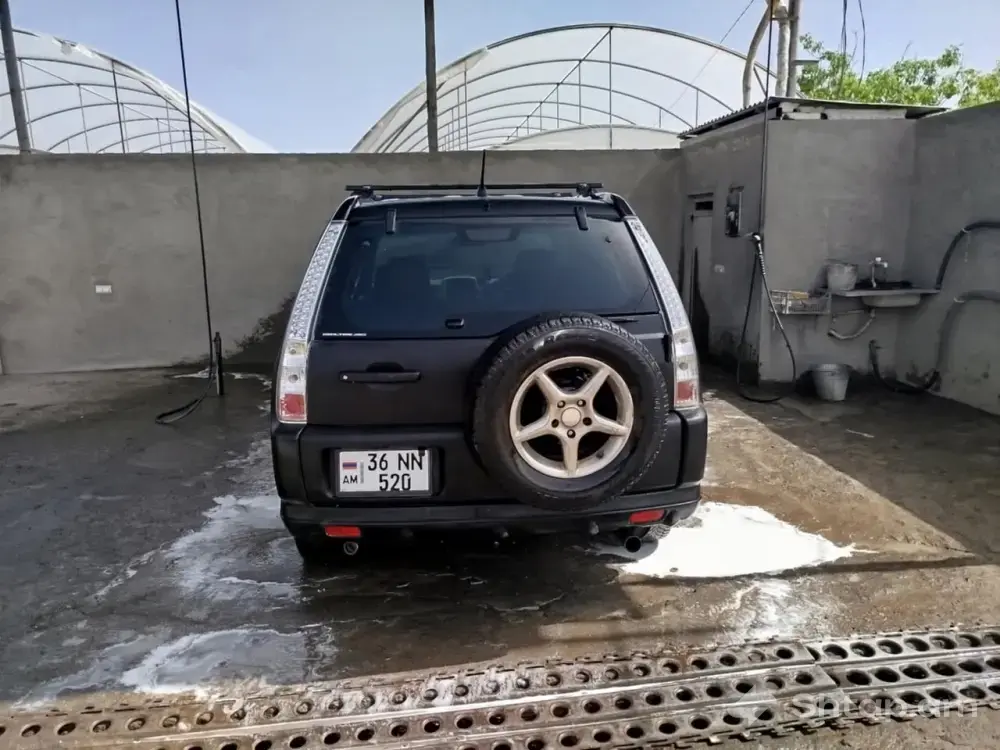 Վաճառվում է Honda CR-V սև գույնի, հեղուկ գազով 2
