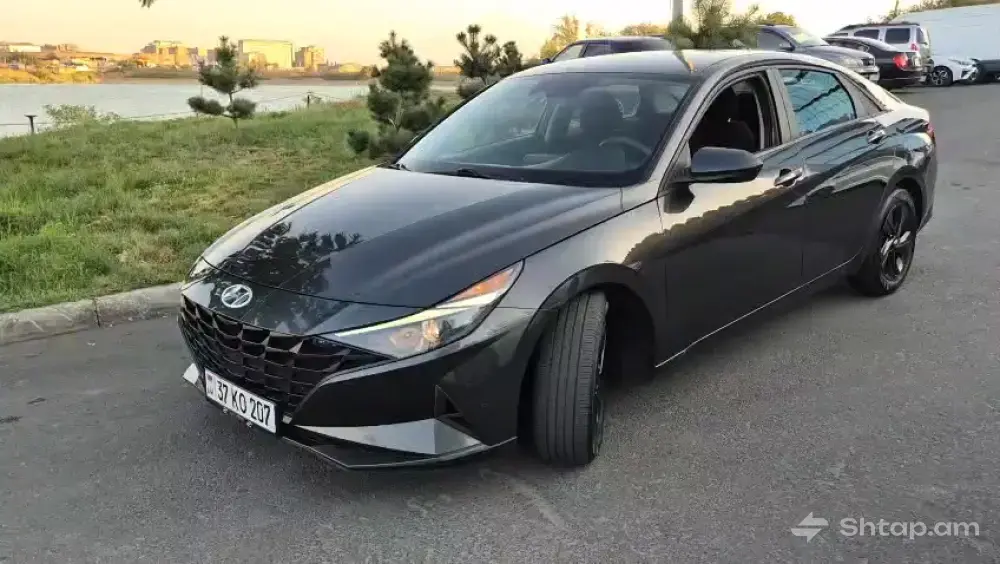 Վաճառվում է HYUNDAI ELANTRA 2022թ 4