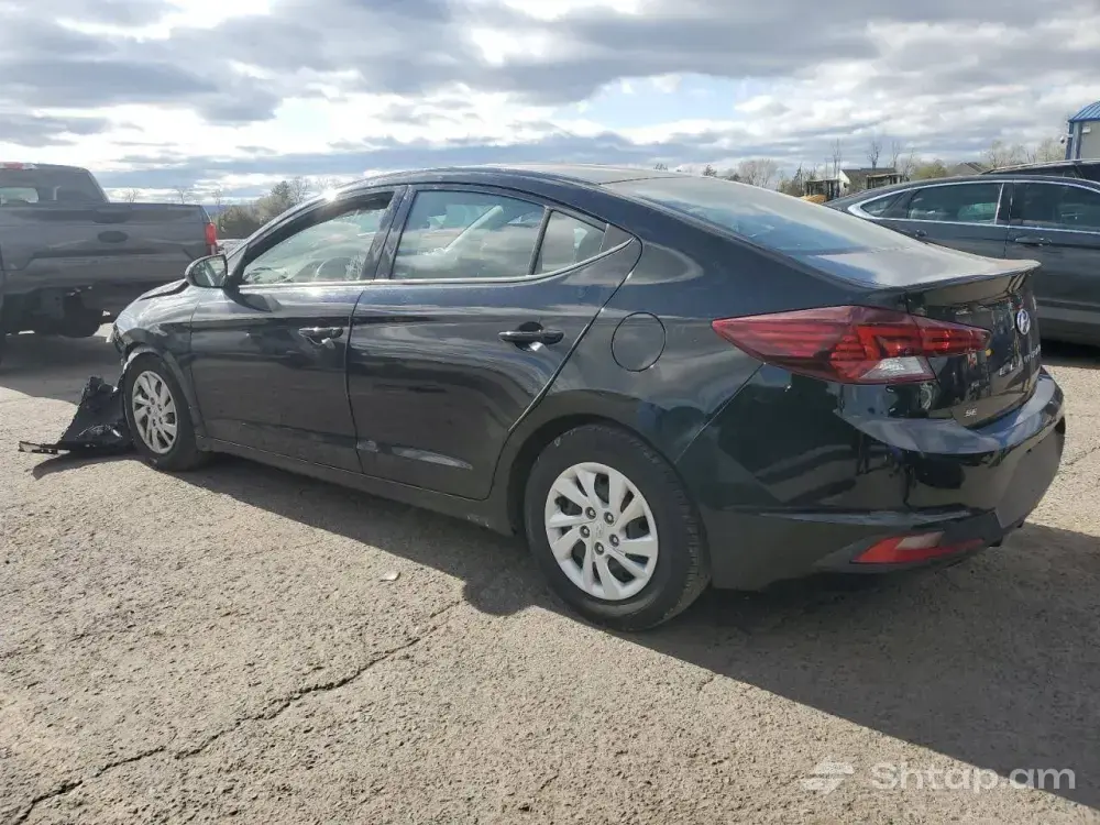 Վաճառվում է Hyundai Elantra սև գույնի ավտոմեքենա 2