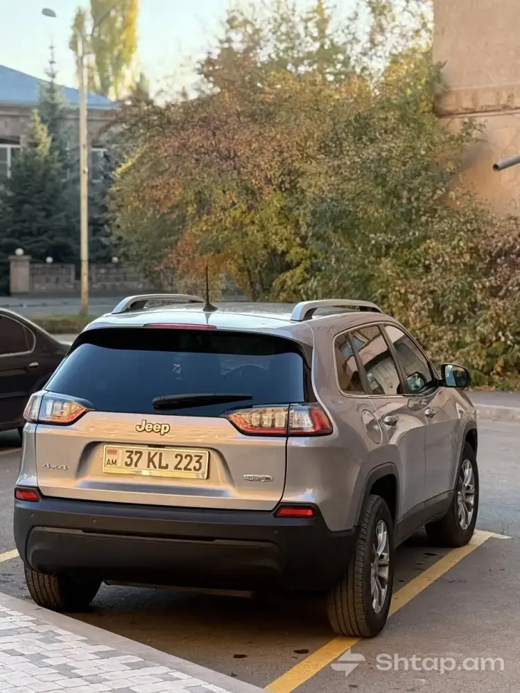 Վաճառվում է Jeep Cherokee Latitude Plus 2019 3