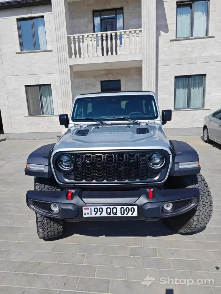 Վաճառվում է Jeep Wrangler մեքենա 0
