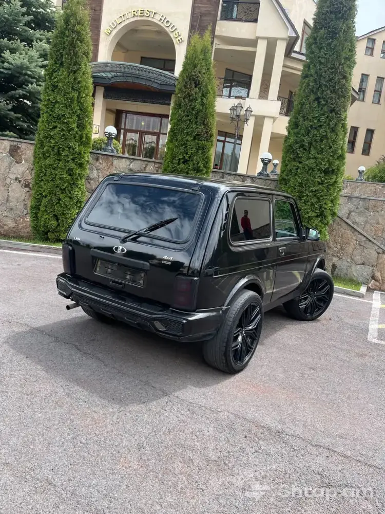 Lada Niva with Gas System and Vossen Tires 3