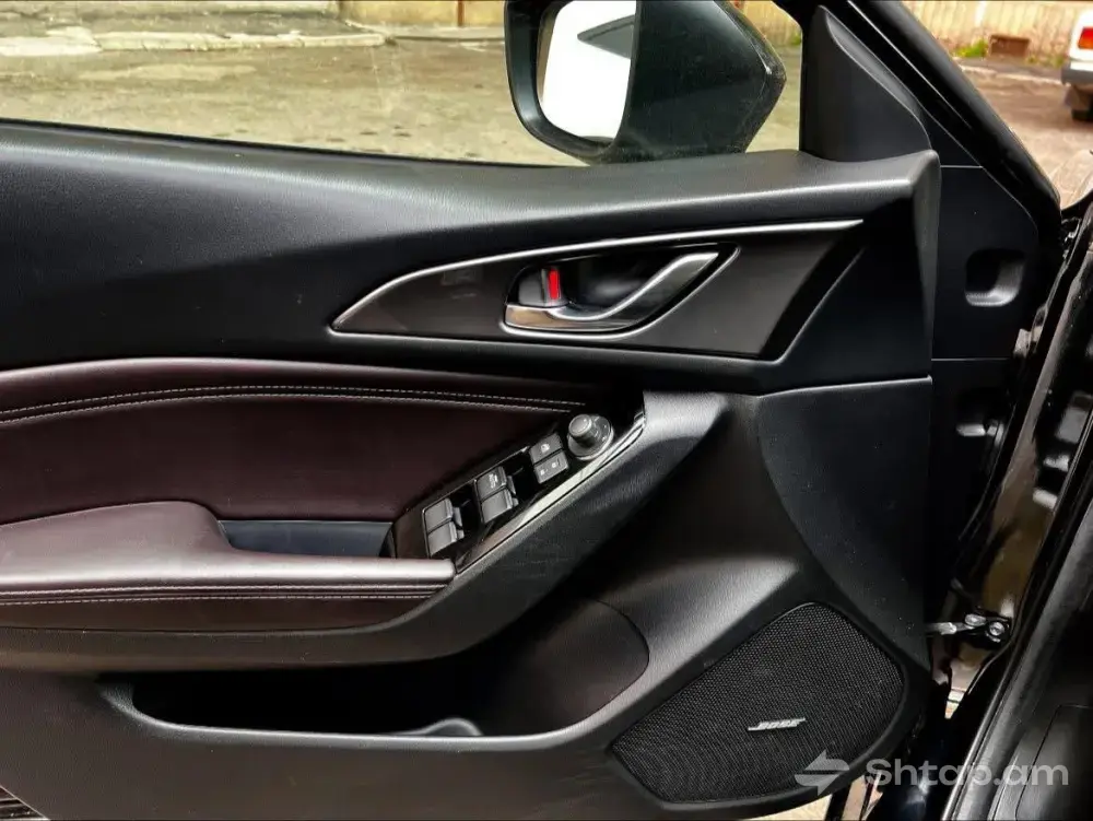 2018 Mazda 3 Available 4