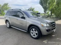 Mercedes-Benz GL 450 in Excellent Condition image thumbnail 0