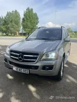 Mercedes-Benz GL 450 in Excellent Condition image thumbnail 3