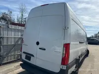 Վաճառվում է Mercedes-Benz Sprinter 2500 մոդելը image thumbnail 2