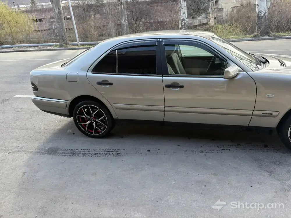 Վաճառվում է Mercedes-Benz W210 2.3 ավտոմատ 3