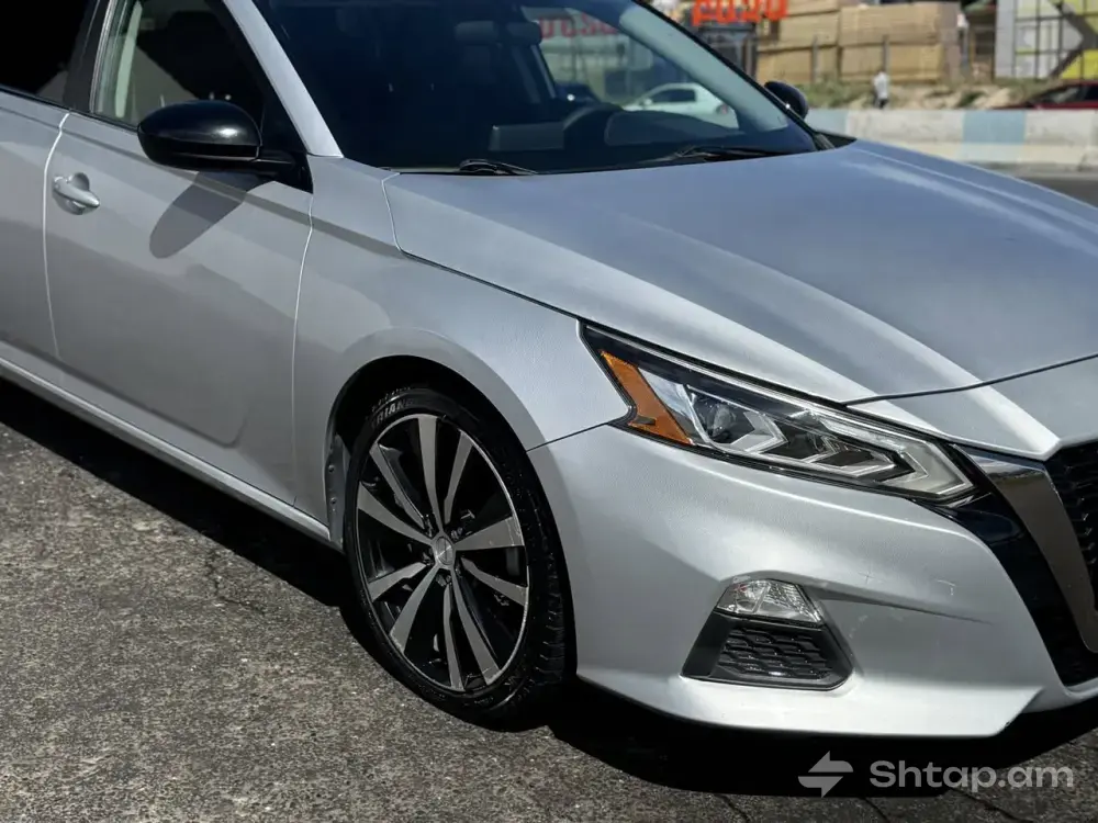 Վաճառվում է Nissan Altima 2019՝ իդեալական վիճակում 4