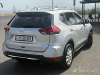 Buy Nissan Rogue 2017 image thumbnail 4