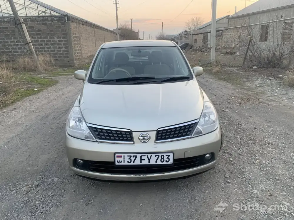 Վաճառվում է Nissan Tiida 2004՝ հեղուկ գազով 0