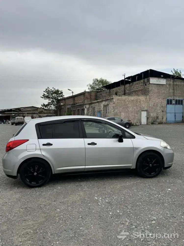 Nissan Tiida 2005 in Excellent Condition 4