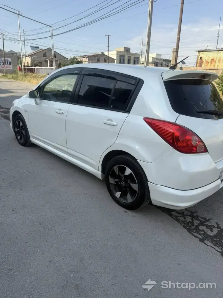 Nissan Tiida Car for Sale 3