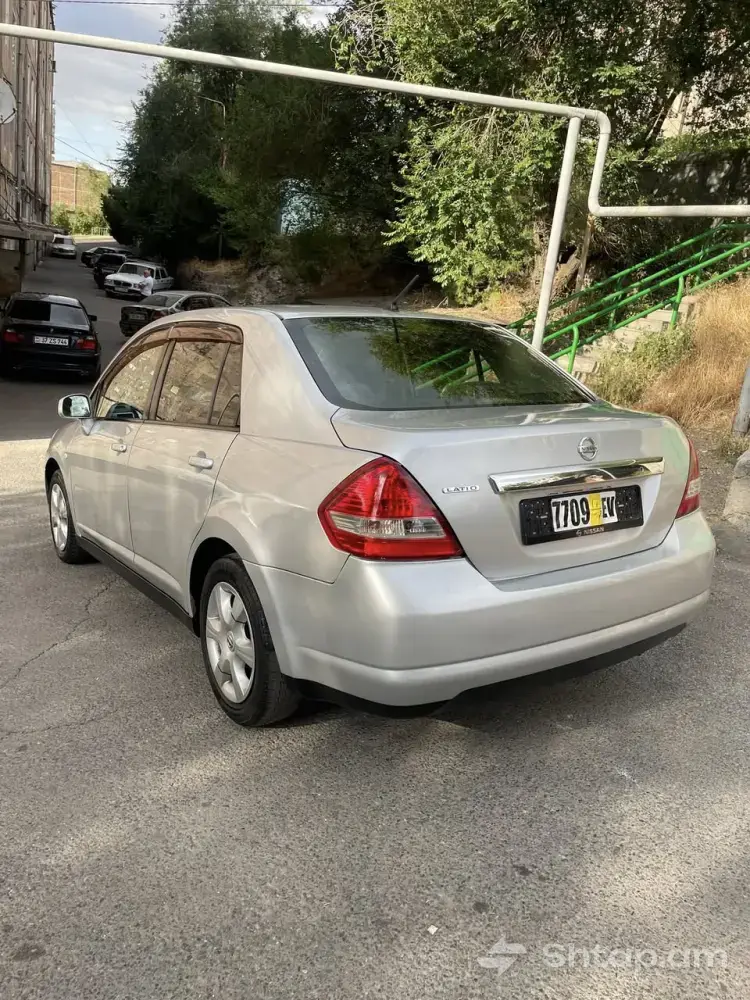 Ideal 2009 Nissan Tiida 2