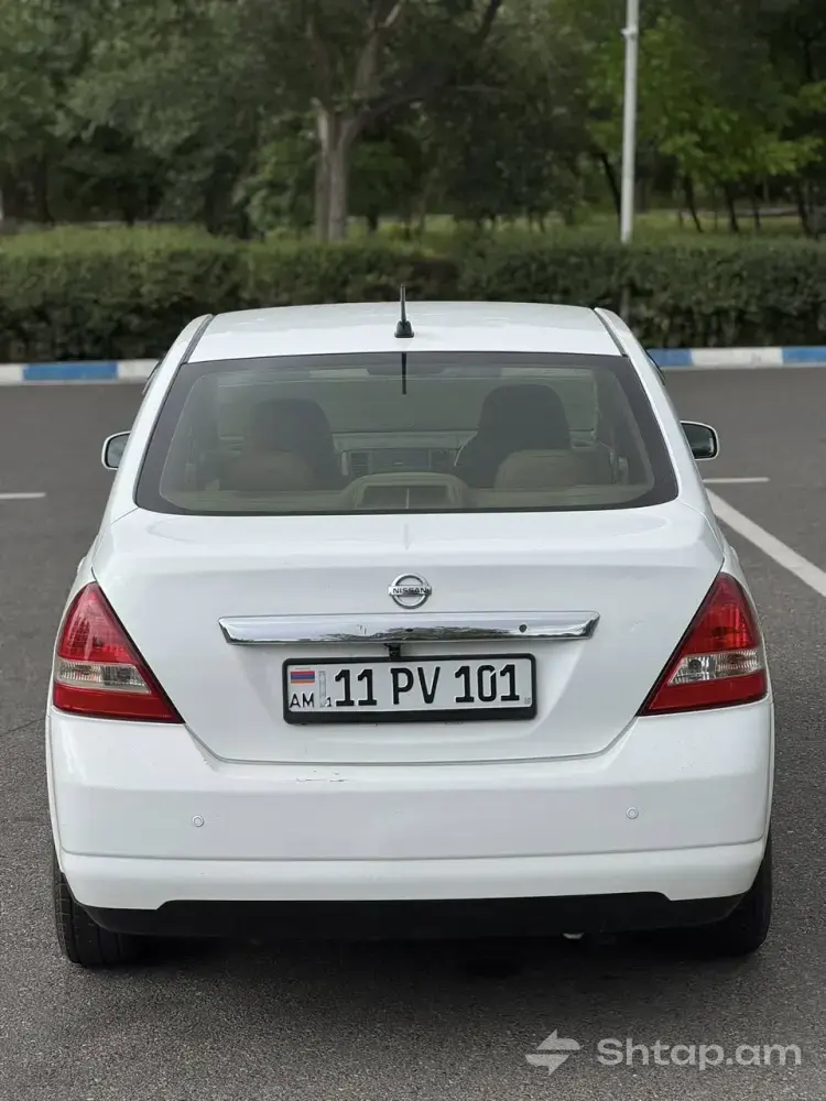 Nissan Tiida in Excellent Condition 3