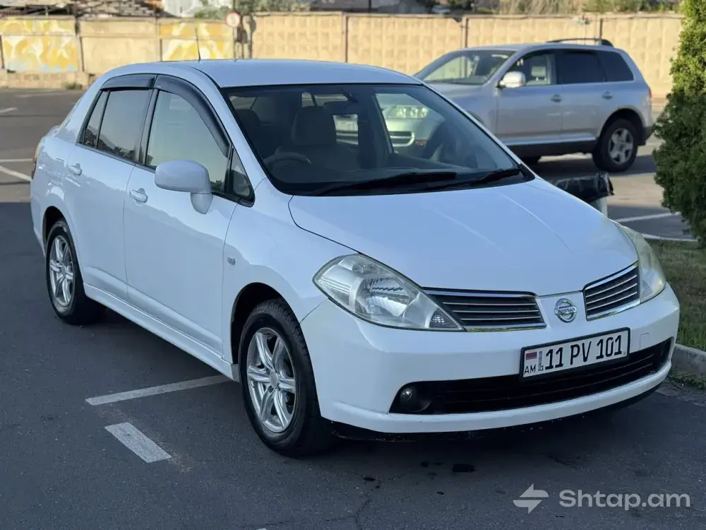 Perfect Condition Nissan Tiida Latio 2006 0