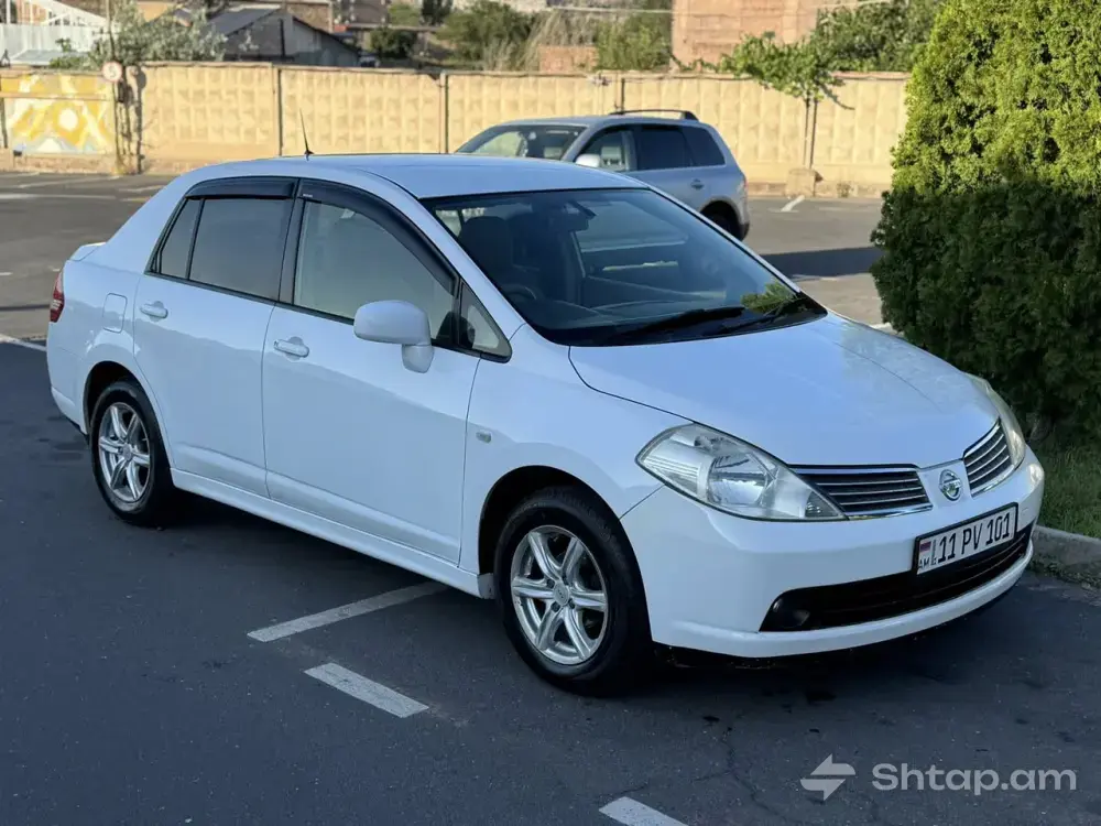 Perfect Condition Nissan Tiida Latio 2006 1