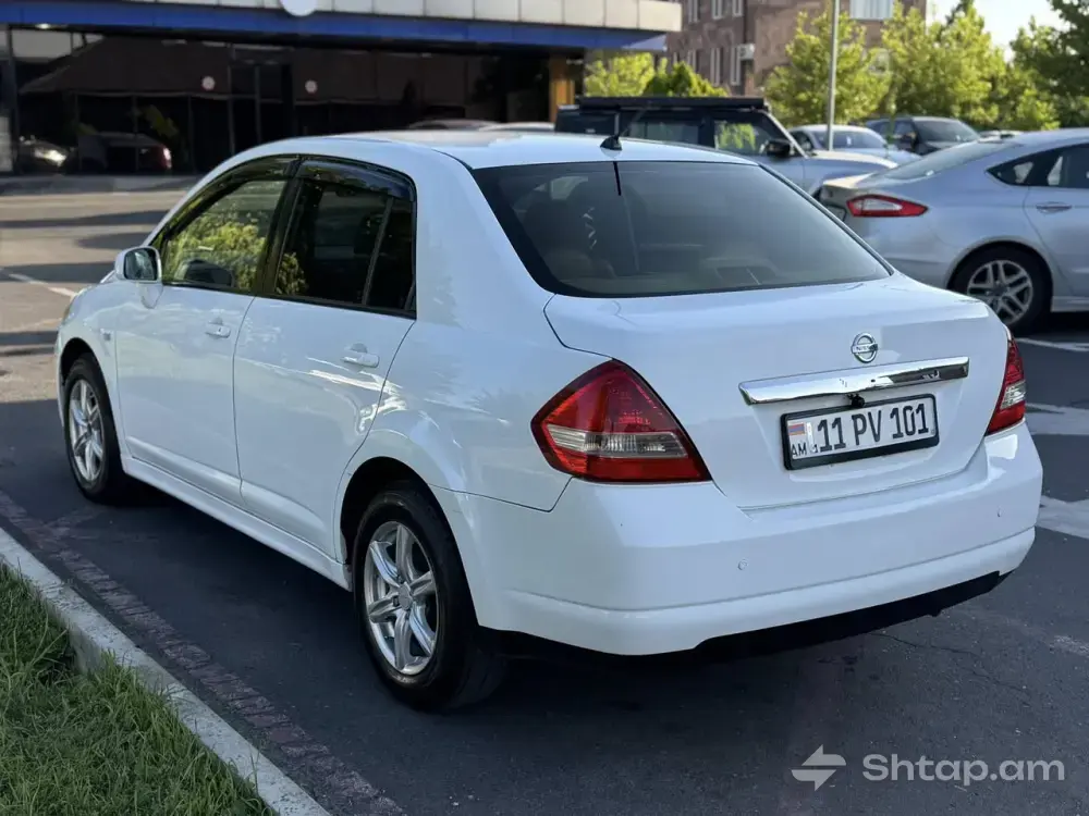 Perfect Condition Nissan Tiida Latio 2006 4