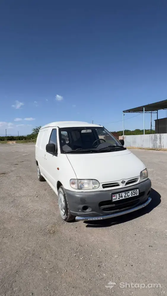 Nissan Vanette Minivan in Perfect Condition 2