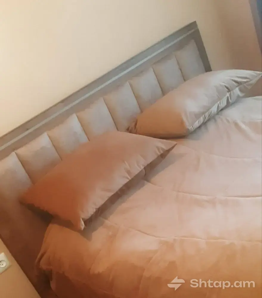 Beautiful and Cozy Bedroom for Sale 3