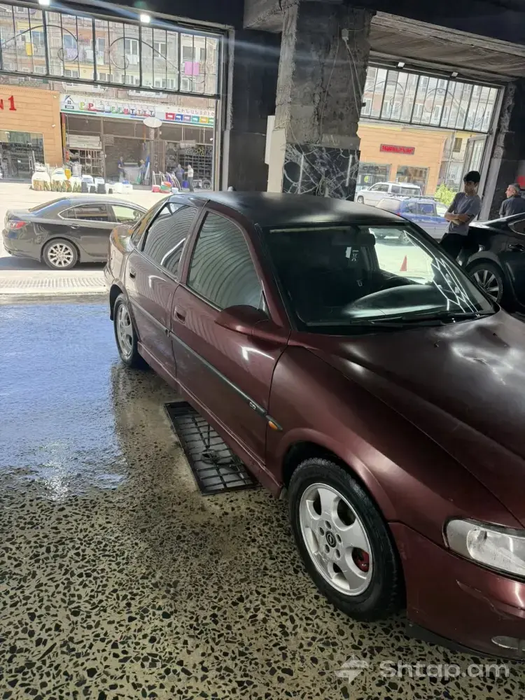 Վաճառվում է Opel Sedran՝ Կարմիր Գույնով 1