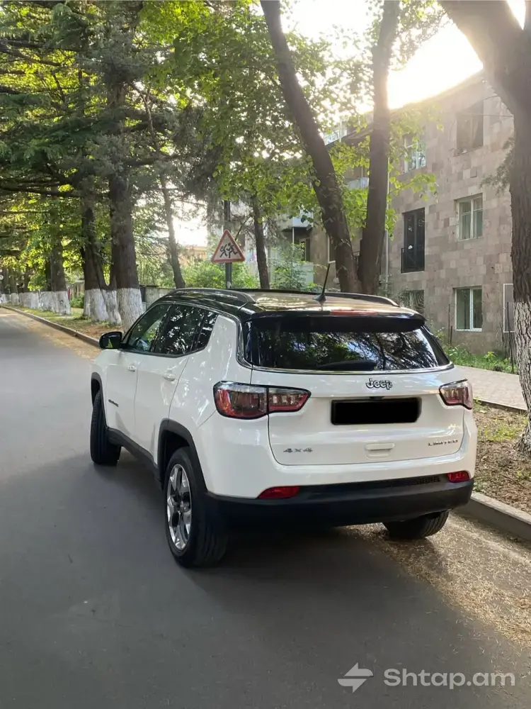 Վաճառվում է շտապ Jeep Compass սպիտակ գույնի ավտոմեքենա 2