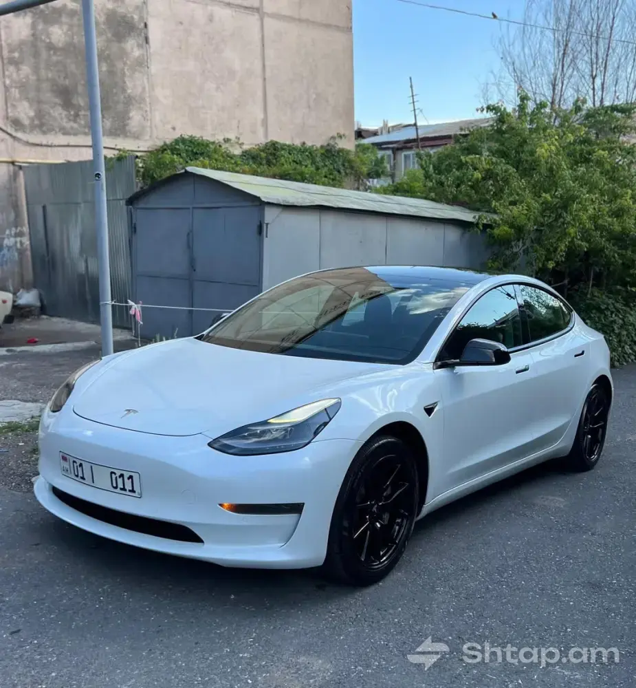Վաճառվում է Tesla 3 մակնիշի ավտոմեքենա 2