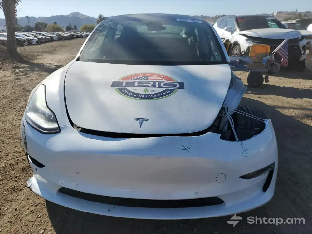 Վաճառվում է Tesla Model 3 2019 - Սպիտակ գույնի 4
