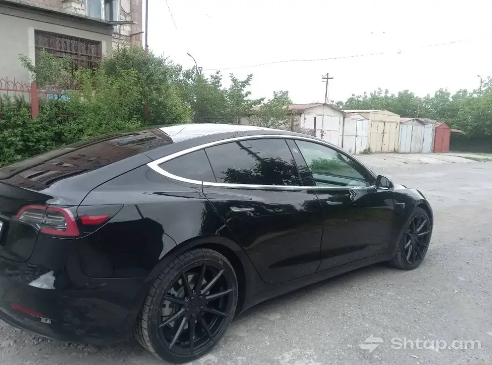 Идеальная Tesla Model 3 2019 года 2