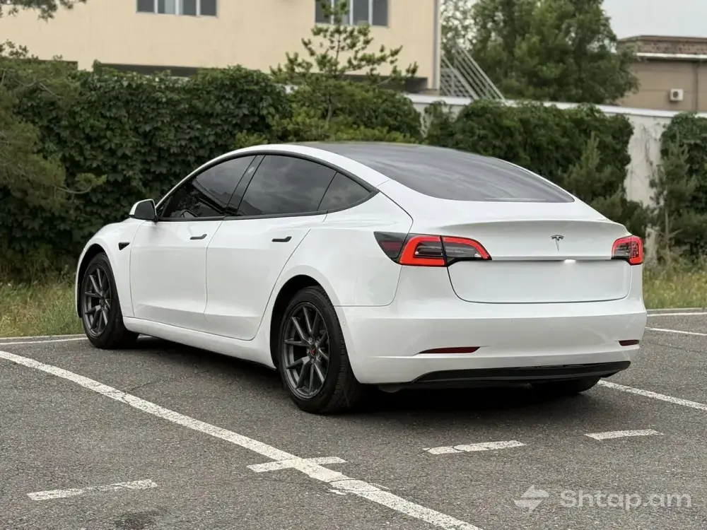 Tesla Model 3 Restyling 2021 1