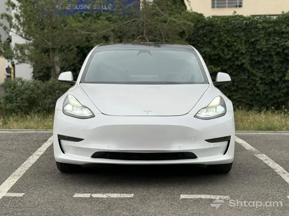 Tesla Model 3 Restyling 2021 4