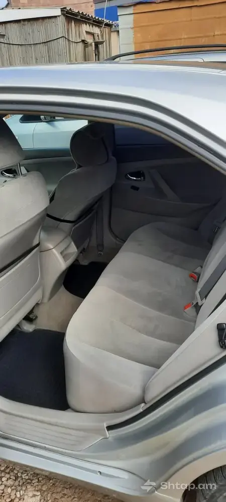 Buy a 2006 Toyota Camry 1