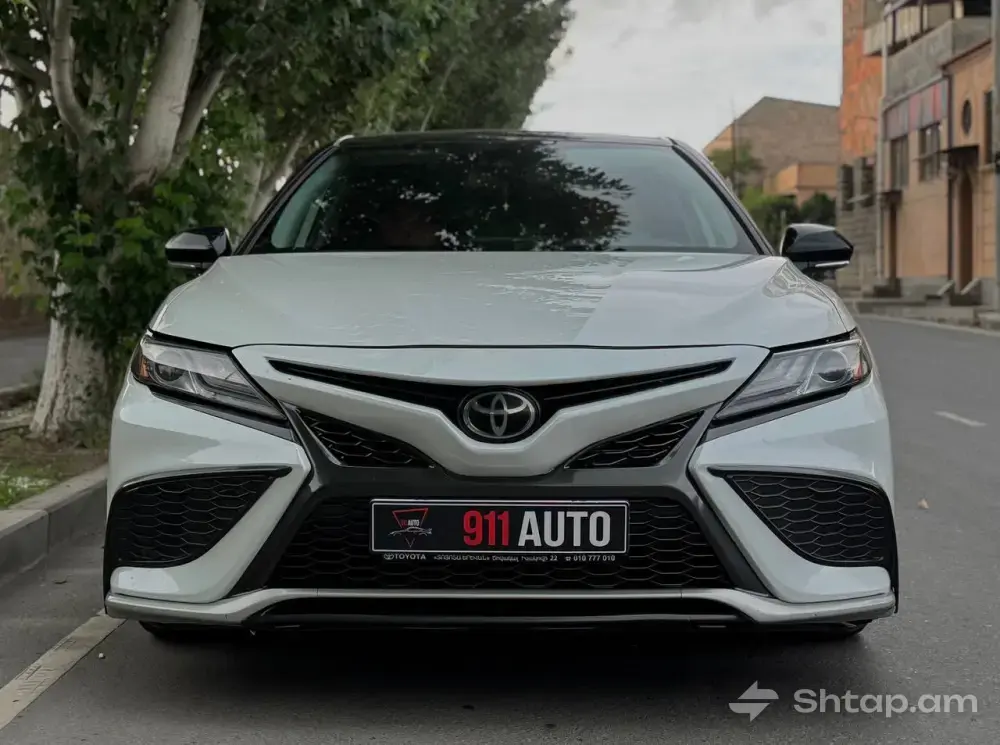 Toyota Camry 2021 XSE Available 1