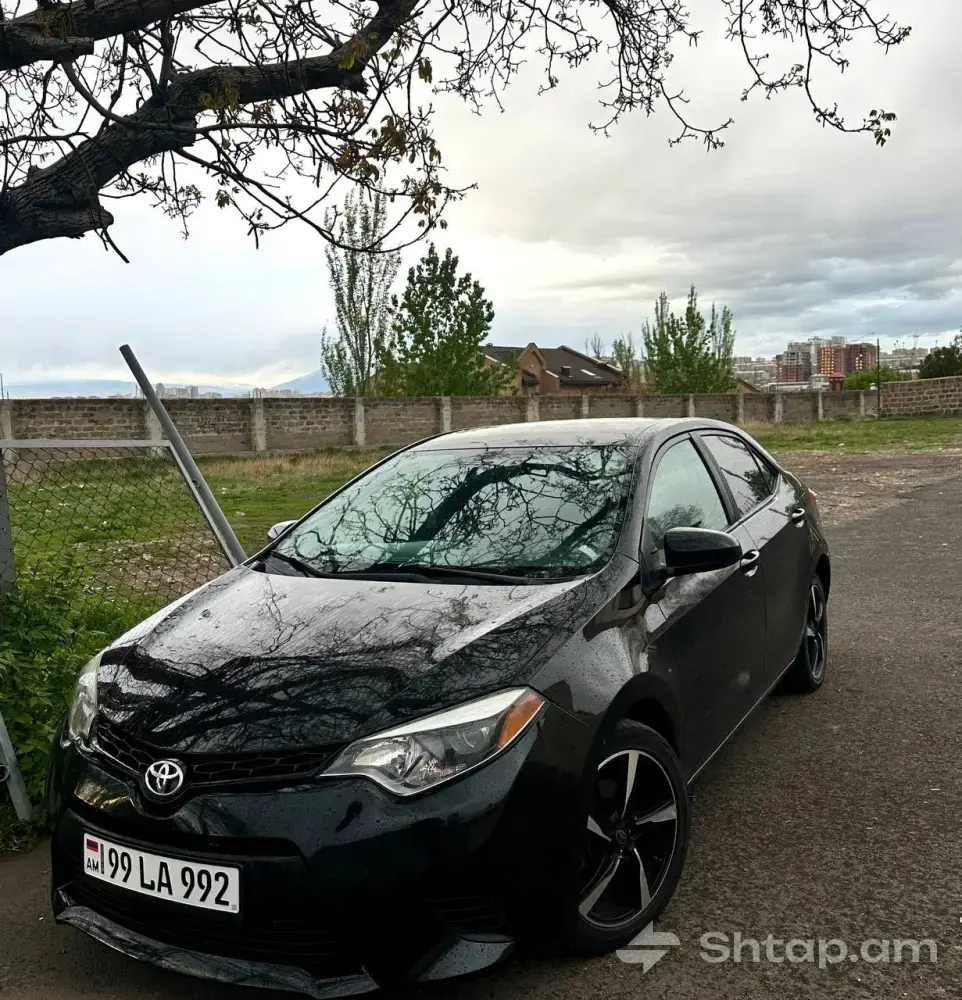 Վաճառվում է Toyota Corolla սև գույնի ավտոմեքենա 3