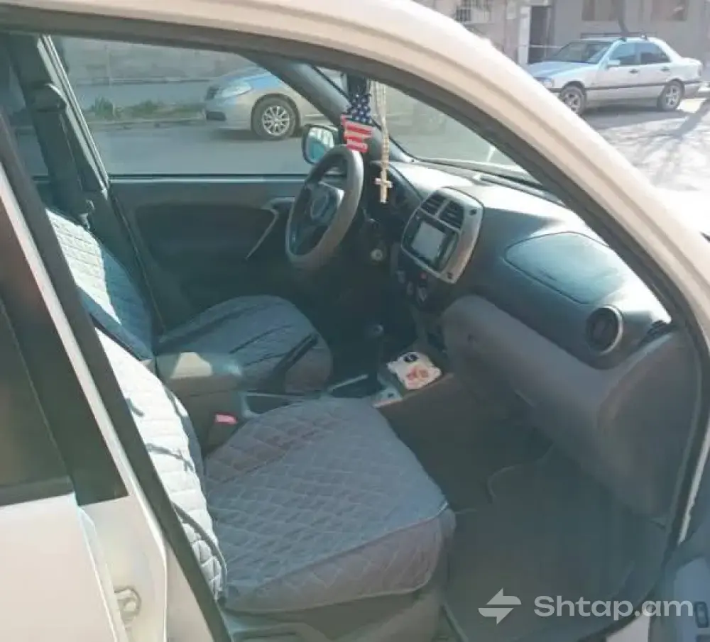 Վաճառվում է Toyota RAV4՝ իդեալական վիճակում 4
