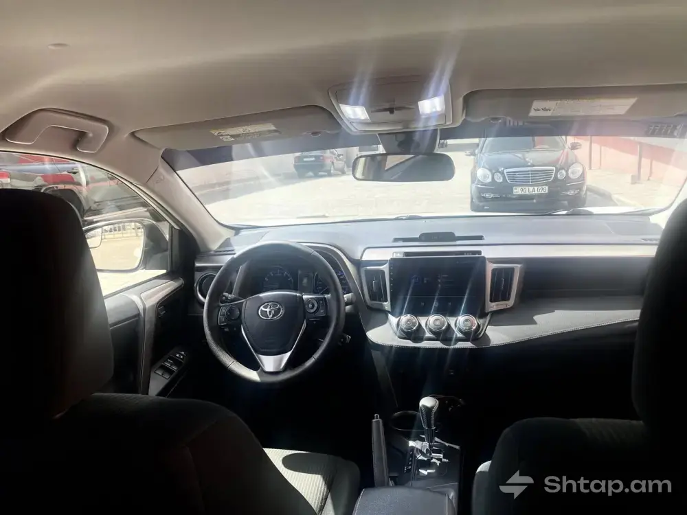 Վաճառվում է Toyota RAV4՝ սպիտակ գույնի և առանց վնասվածքների 4