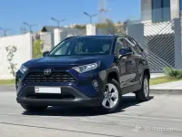 Excellent Condition 2020 Toyota RAV4 XLE image thumbnail 0