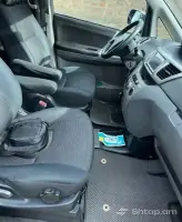 Վաճառվում է Toyota Voxy մինիվեն՝ լավ վիճակում image thumbnail 2
