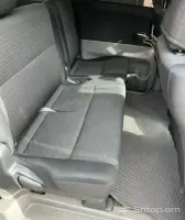 Վաճառվում է Toyota Voxy մինիվեն՝ լավ վիճակում image thumbnail 3