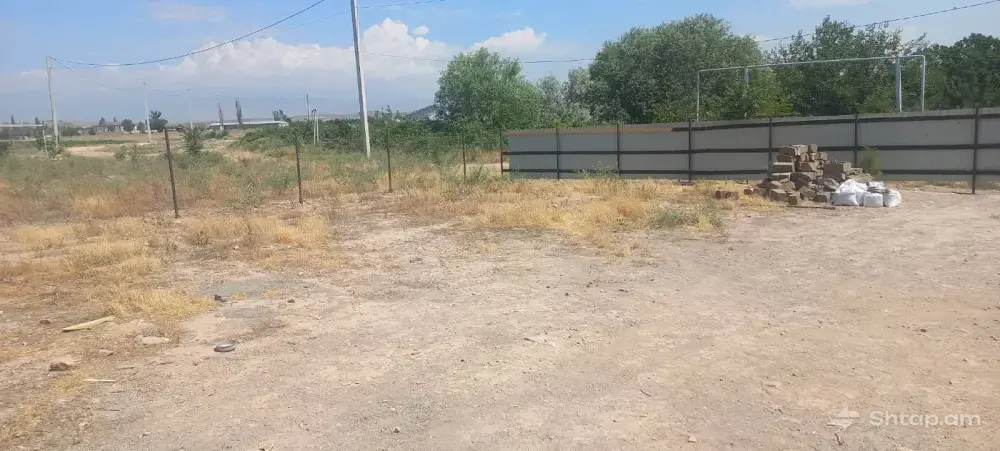 Վաճառվում է Վարելահող Մերձավան Գյուղում 0